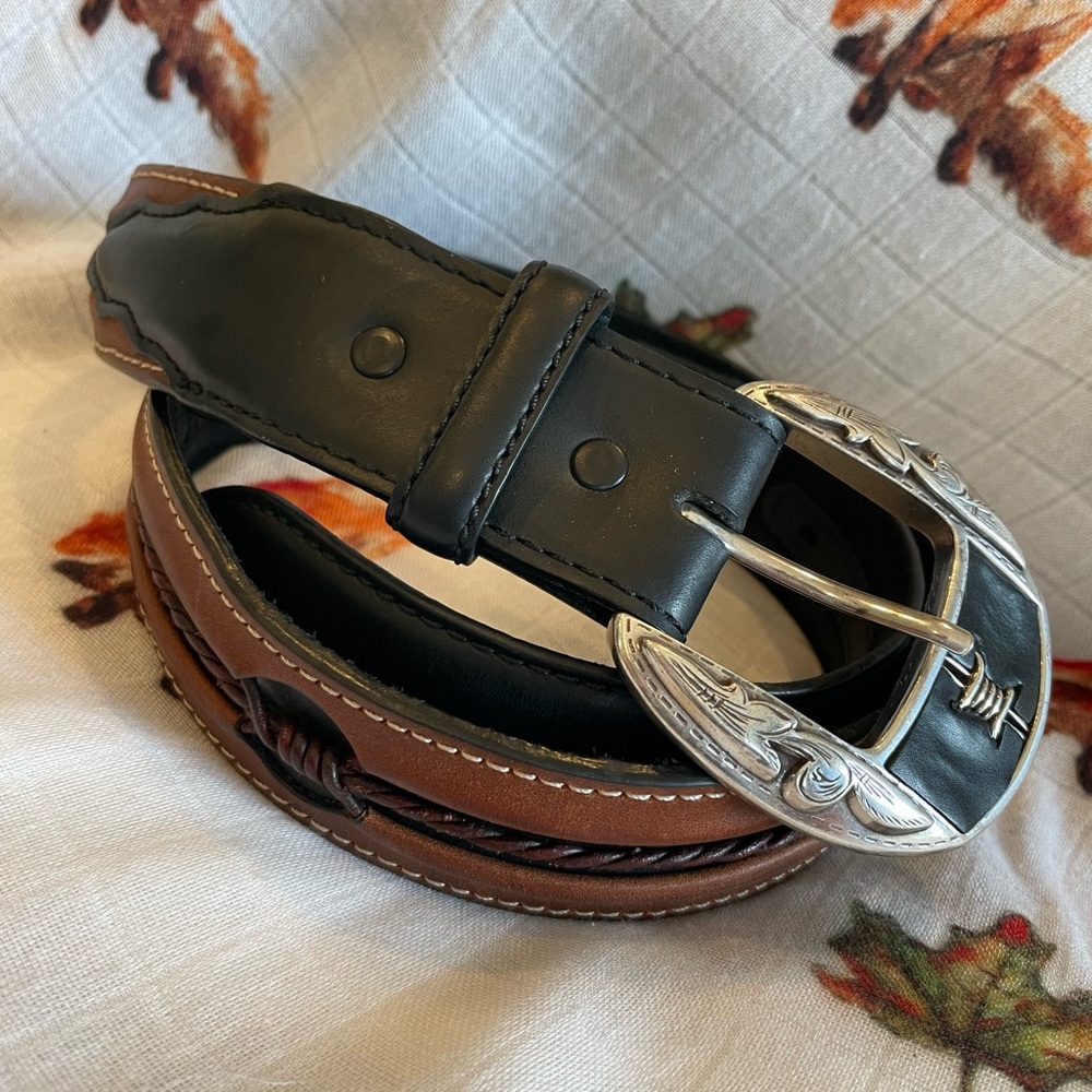 Justin Western Leather Belt with Silver Buckle Barb wire Detailing sz 32